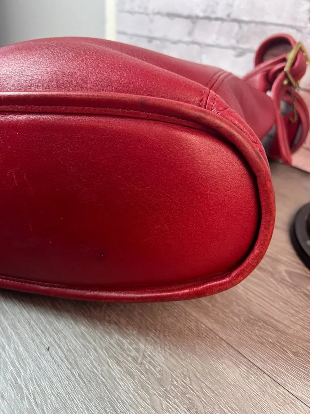 Red Coach 9060 is a vintage 